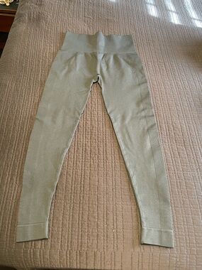 Sportneer High Waisted Ribbed Grey Leggings Size Medium EUC